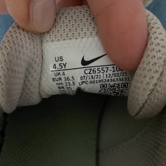 Nike Huarache boys lacrosse cleats size 4.5 white and grey - Picture 5 of 5